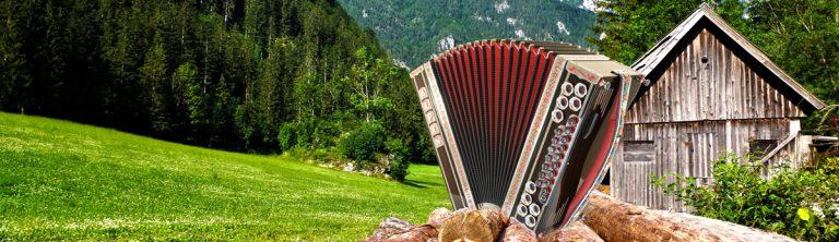 Die Steirische Harmonika ist ein wechseltöniges Instrument